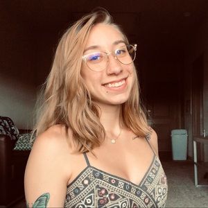 Meet your Posher, Kay